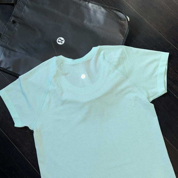 LULULEMON SWIFTLY TECH SHORT SLEEVE 2.0 in IDEAL MINT SZ 8 NWT - Picture 4 of 7